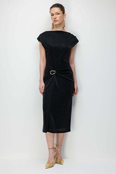 Ekol Beli Metal Aksesuarlı Simli Elbise