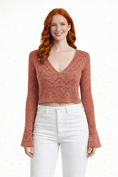 Neden Tekstil Tile V-Neck Lace-Like Knit Loose Sleeve Cropped Blouse