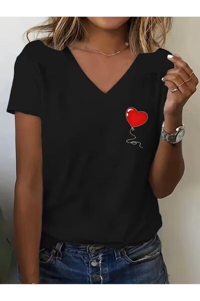 yombaa με τύπωμα Μπλουζάκι. Κοντομάνικο μπλουζάκι με λαιμόκοψη V για καλοκαίρ...