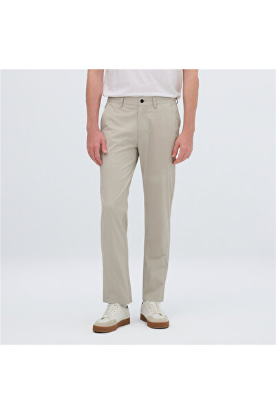 Giordano Men’s Low Rise Slim Taper Lightweight Khakis
