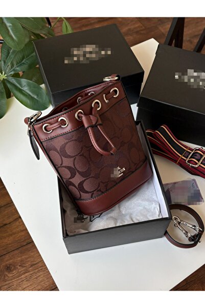 Generic Handbag and shoulder bag, high quality material, with accessories