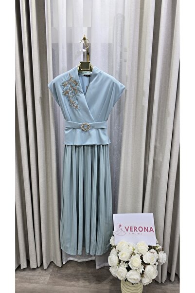 Verona فستان استقبال وسهرات بتصميم لف عصري وتفاصيل فاخرة
