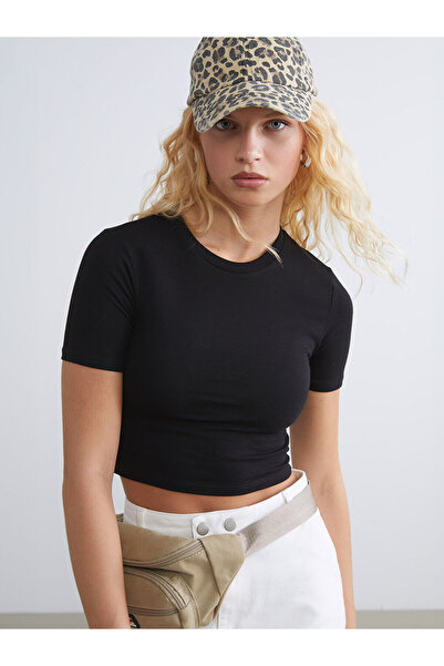 LC Waikiki XSIDE Μαύρο γυναικείο μπλουζάκι με λαιμόκοψη