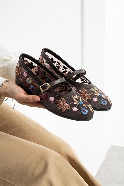 Madame Mimoza File Çiçek Nakış İşleme Detaylı Yuvarlak Burun Lüks Kaymaz Taba...