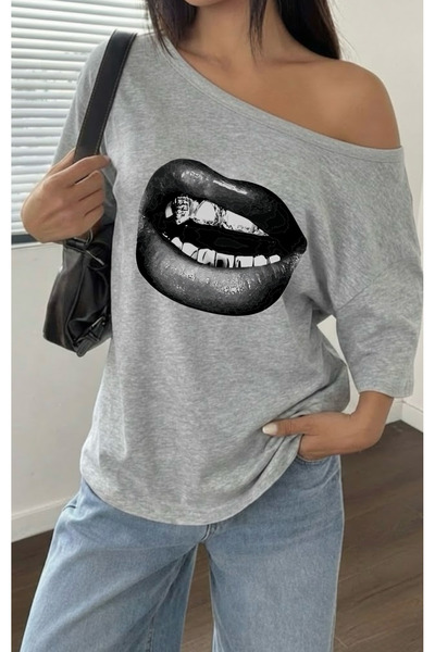 FUFLUNS Lip Printed Oversized Women's Boat Neck T-Shirt