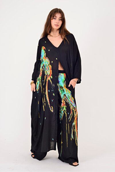 Hazinedan طقم كيمونو نسائي أصلي بنقش الأخطبوط مع تفاصيل مذهبة مكون من قطعتين