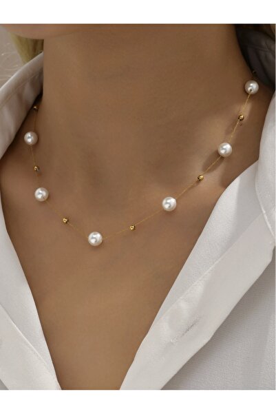 VEYA A stainless steel plated chain with a single, distinctive, and luxurious...