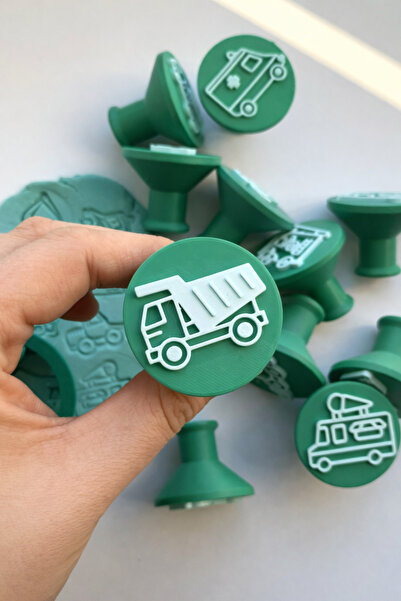 MÜTEFERRİKA 3D Montessori Uyumlu Araç Figürlü Oyun Hamuru&Kek Damga Seti – ST...