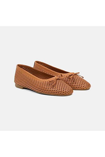 Desa Women's Tan Laser Cut Pack Leather Ballet Flats