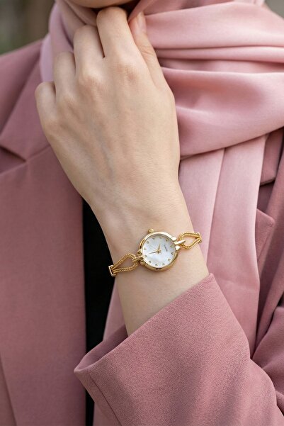 InStyle Bracelet-Looking Gold Women's Wristwatch
