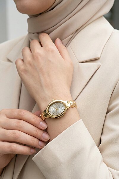 InStyle ساعة يد نسائية ذهبية بيضاوية الشكل بتصميم عتيق