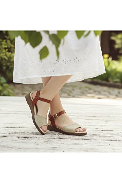 OEM Women's Platform Sole Sandals , minimalist design, comfortable and breath...