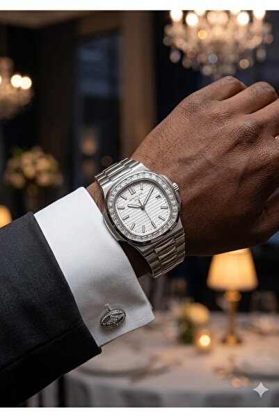 ROLE A luxurious men's watch, distinguished by its attractive design and stud...