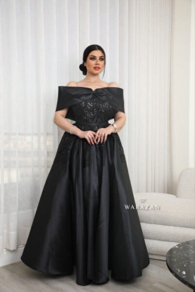 Warazan A distinctive black evening dress for special occasions