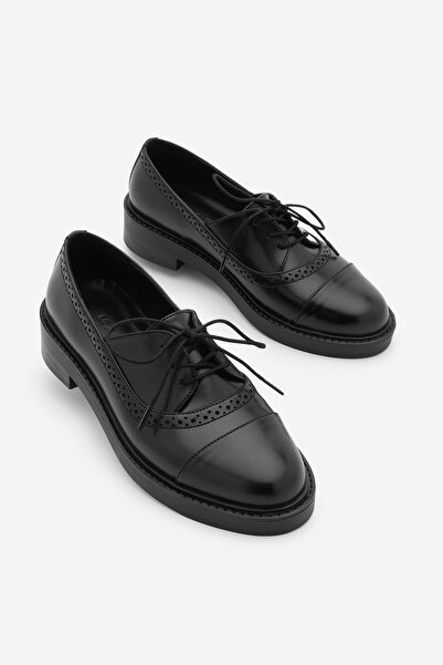 Marjin حذاء أكسفورد كاجوال رجالي برباط للنساء باللون الأسود من مارفو