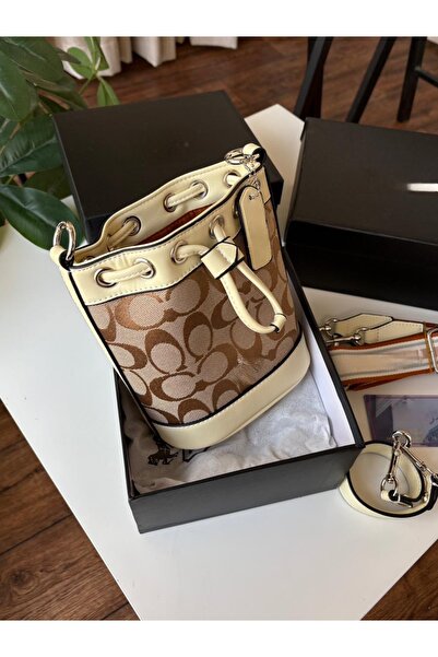 Ropi Most requested: A distinctive and elegant luxury women's Clutch Bag