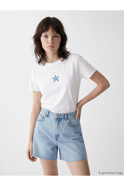 LC Waikiki RMZ GİYİM FARKIŞΛΑ Zero Roba Γυναικείο T-shirt με κέντημα στο λαιμό