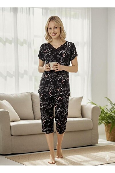 İpek Women's Short Sleeve Capri Lace Collar Flower Pattern Pajama Set