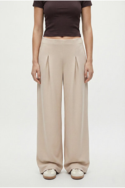 Ritnice Women's Wesley Pleated Pocketed Beige Pants