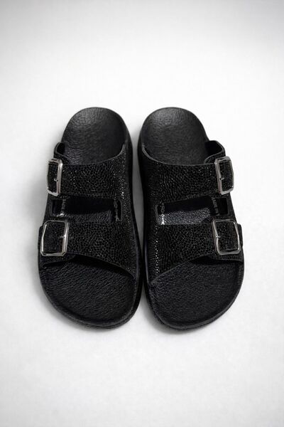 ARONA Simli Siyah Çift Tokalı Ortopedik Terlik – Modern & Rahat Tasarım