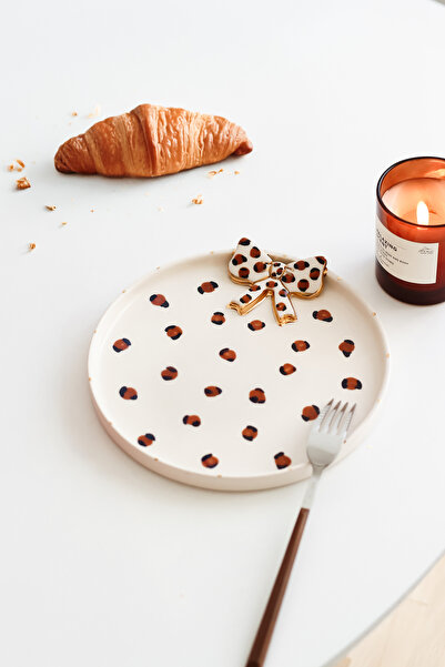 SİNEM YAMAN HOME Leopard Bow 21 cm Hand Made Ceramic Plate / Hand Made Cerami...