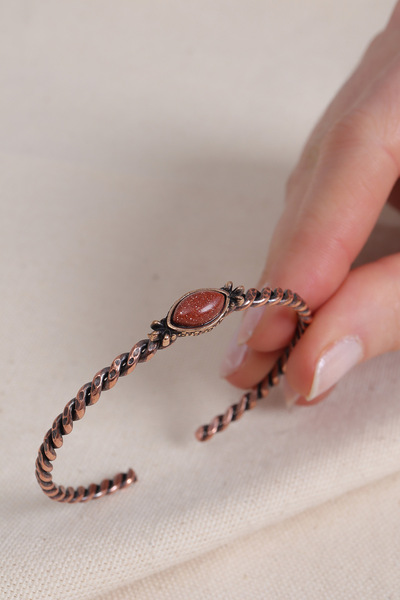 Süspüs Accessories Adjustable Twisted Copper Bracelet with Star Stone