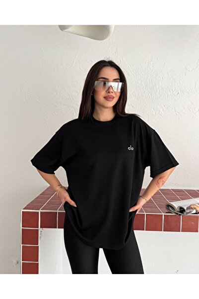 CİO Women's short-sleeved cotton t-shirt with a modern design and multiple co...