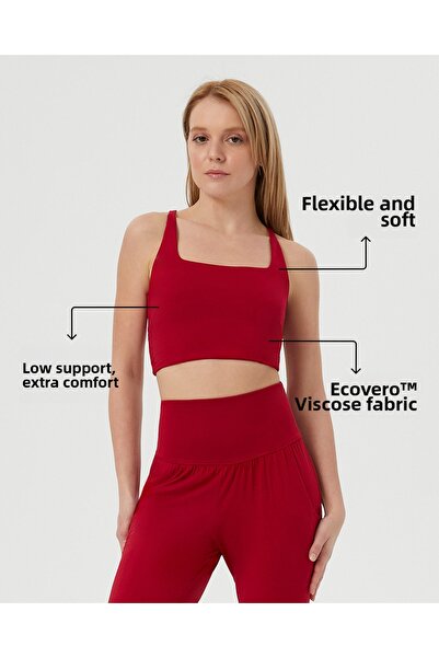 Ayma Active Κερασί Κόκκινο Ελαστικό Τοπ Γιόγκα με Τετράγωνο Γιακά και Λουράκι...