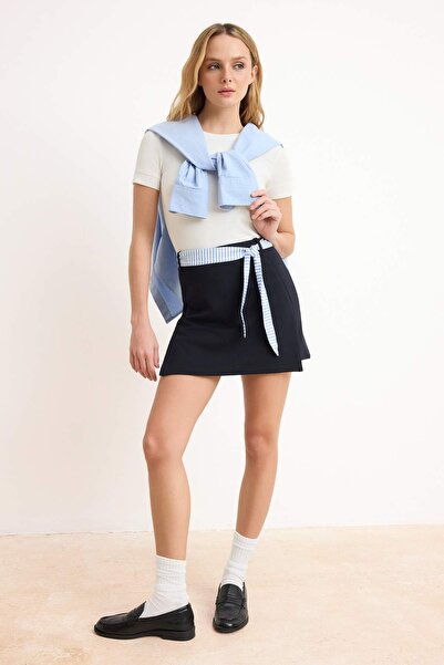 Trendyol Collection Fustă tricotată mini interlock, cu talie înaltă, în formă...