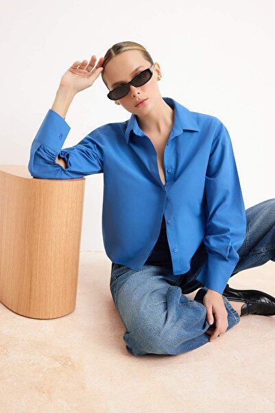 Trendyol Collection Blaues gewebtes Hemd mit Manschettendetail TWOSS26GO00089