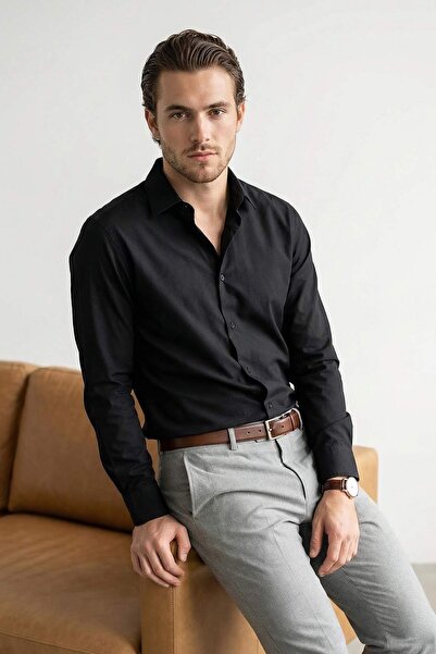 Trendyol Collection Schwarzes, leicht bügelbares Herrenhemd aus Gabardine mit...