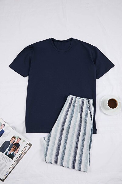 Trendyol Collection Σετ πιτζάμες Indigo Regular Cut ριγέ από βαμβακερό πλεκτό...