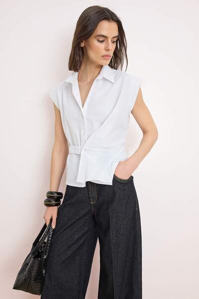 Trendyol Collection White Asymmetrical Closure Fitted Shirt Twoss26Go00111