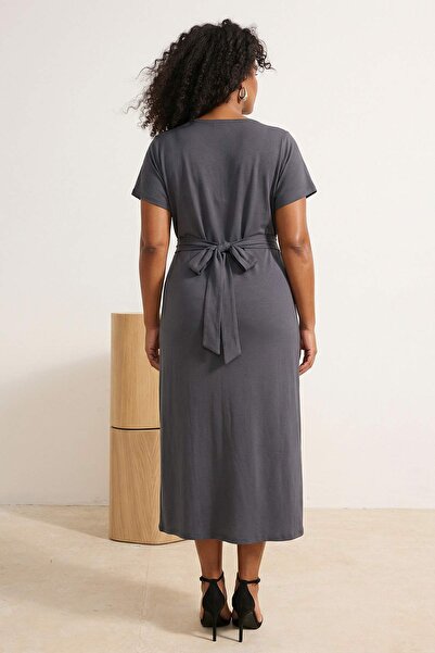 Trendyol Curve Antracytowa sukienka z prostym krojem, z detalami wiązania i r...