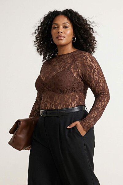 Trendyol Curve Καφέ Μαύρη Δαντελένια Πλεκτή Μπλούζα Μεγάλου Μεγέθους TBBAW26A...