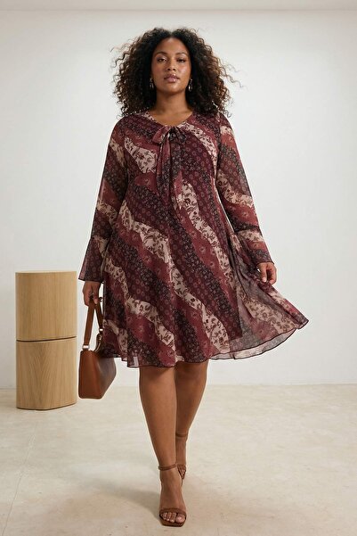 Trendyol Curve Burgundija haljina sa V-izrezom, cvetnim uzorkom, od tula, ple...