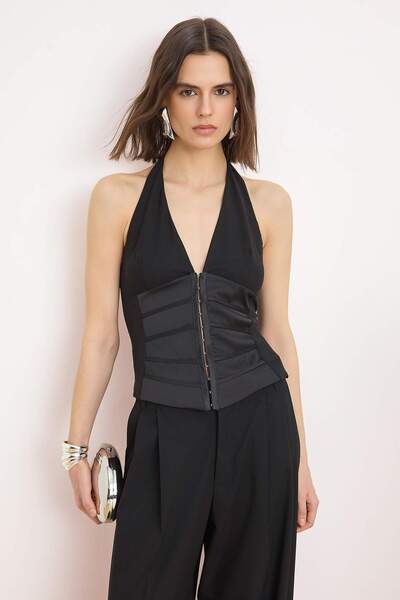 Trendyol Collection Μαύρο Σατέν Υφαντό Κομψό Μπουστιέ με Κλείσιμο Agraf TPRSS...