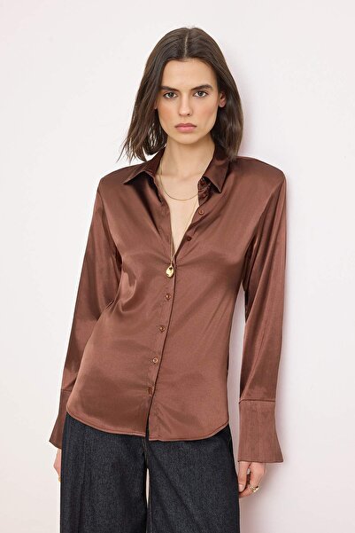 Trendyol Collection Smeđa lagana struk opremljena satenska košulja TWOSS26GO0...