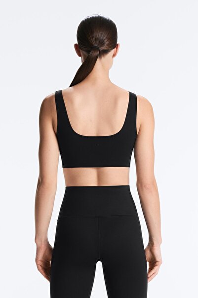 Oysho Cup'ları orta destekli perfect-adapt spor sütyeni