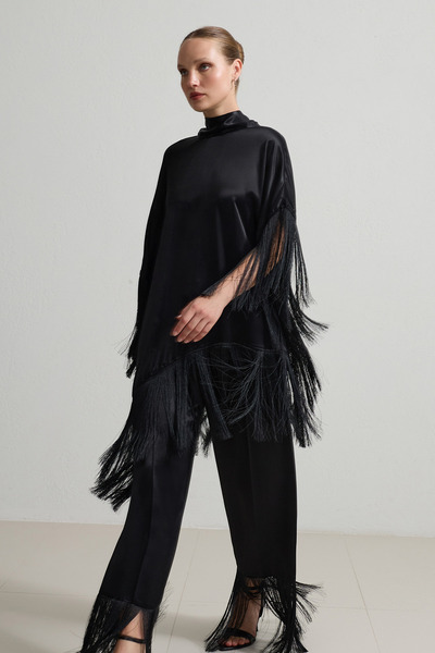 Setre Siyah Püskül Detaylı Bluz Ve Pantolonlu Takım