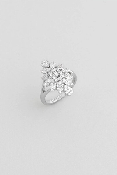 So CHIC... Elmas Şıklığı 18 Ayar Beyaz Altın Kaplama Gümüş Yüzük