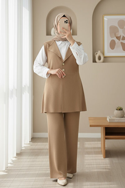 HİJABAYA Σετ πλεκτό παντελόνι με γιλέκο με λαιμόκοψη σε σχήμα V