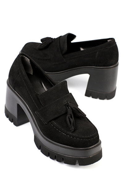 Capone Outfitters Közepes sarkú, kerek orrú bojtos női naplopó