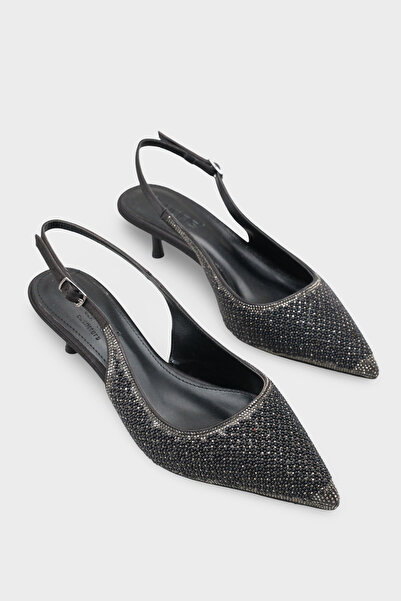Capone Outfitters حذاء دينيس نسائي من الساتان ذو مقدمة مدببة وحزام خلفي مرصع ...