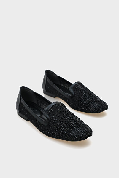 Capone Outfitters حذاء باليه نسائي أنيق من Ada Blunt Toe Mesh Stone