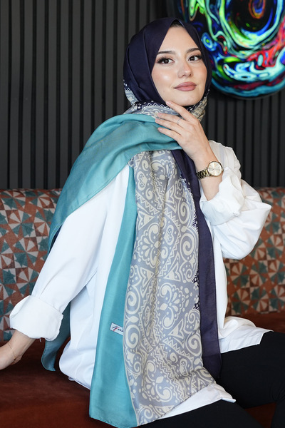 AFVENTE Светлосин памучен шал с флорални мотиви