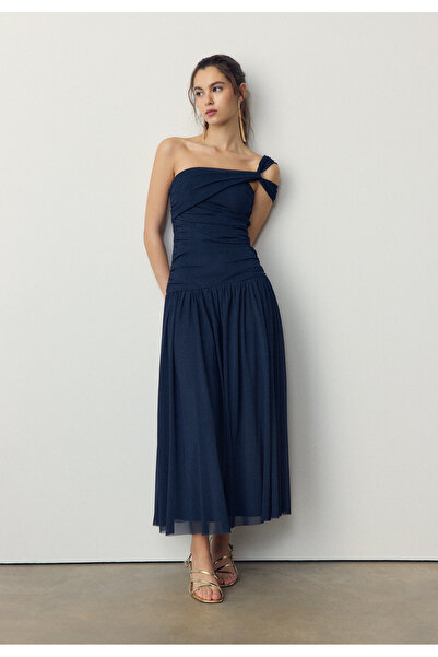 Stradivarius فستان ميدي من التول بحمالات غير متماثلة