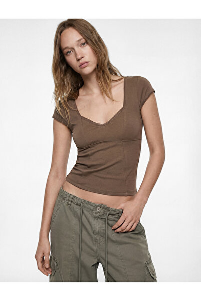 Koton Μπλουζάκι από βισκόζη με κοντό μανίκι και λαιμόκοψη V σε στενή γραμμή