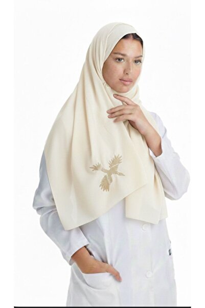 Veil Designer He presented it in a white, gold-embroidered design on both sid...