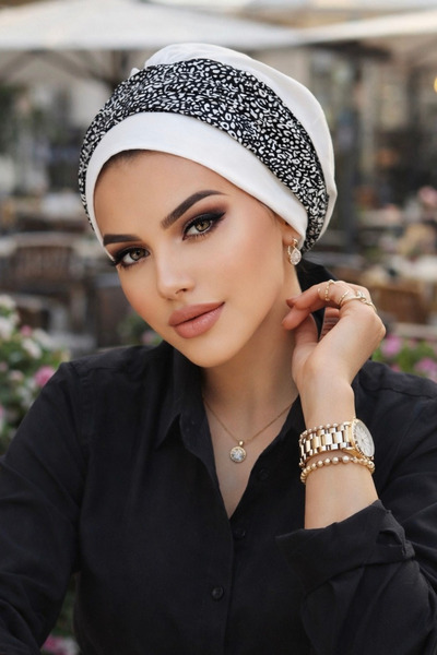 Aişe tesettür Καπό με λουράκι με λευκό σχέδιο λεοπάρ